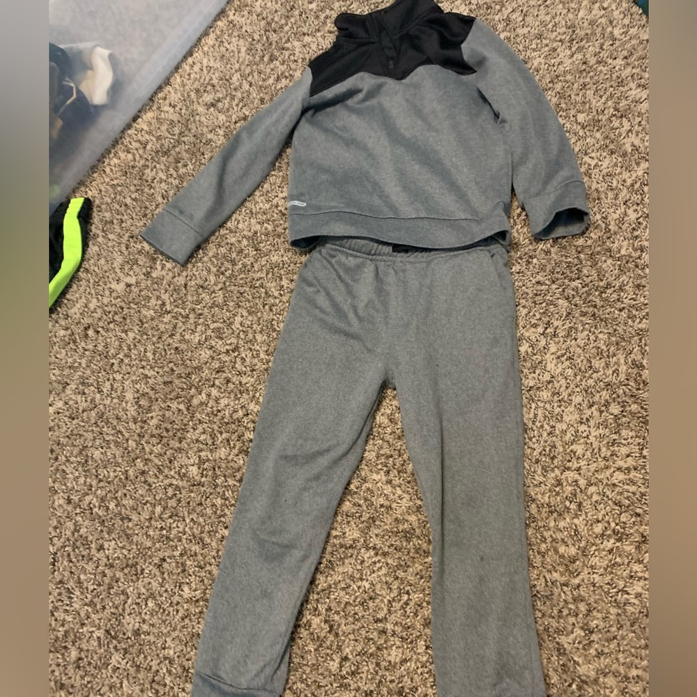 Sweatsuit jumping beans size 4